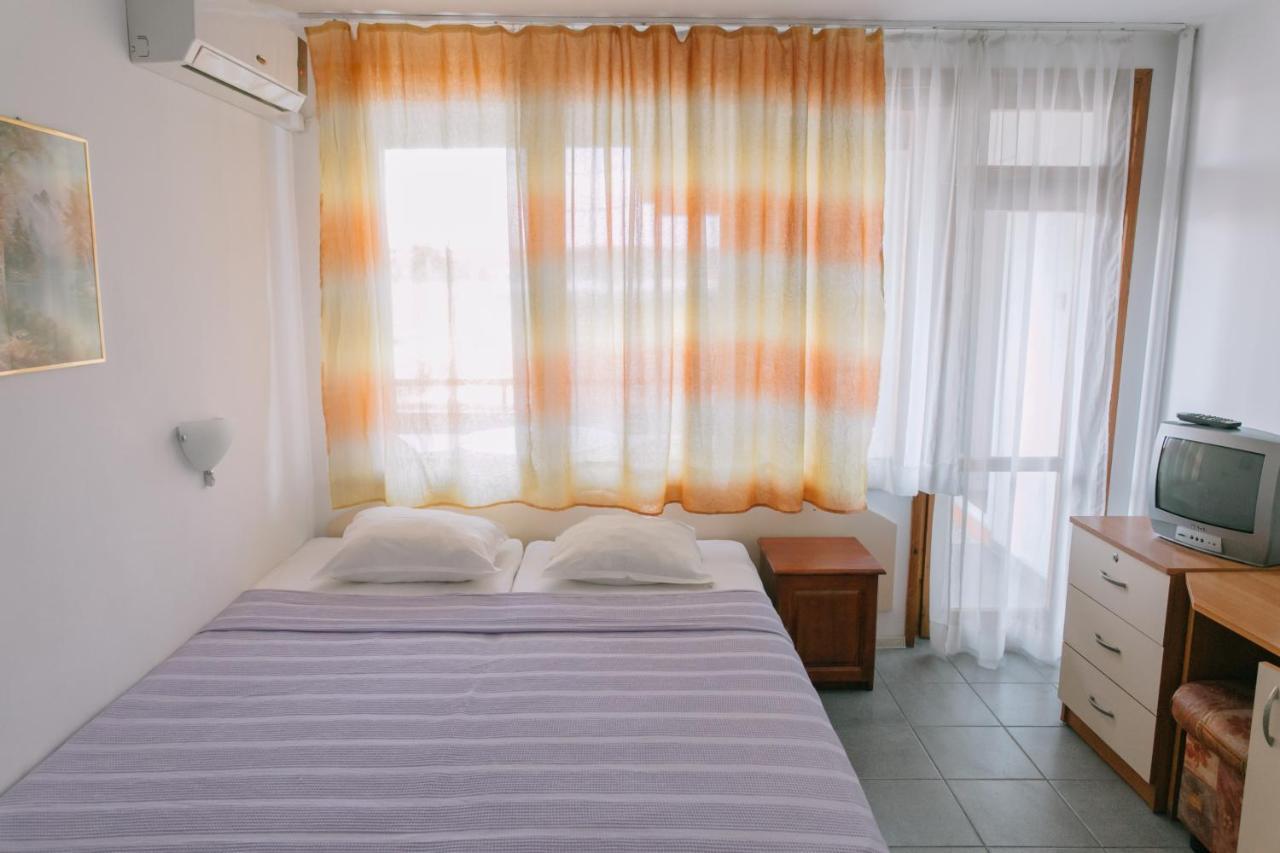 Hronos Hotel Nesebar Exterior photo